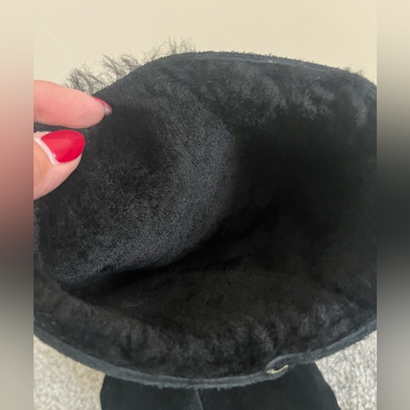 Ugg Suede Boots - Picture 2 of 9